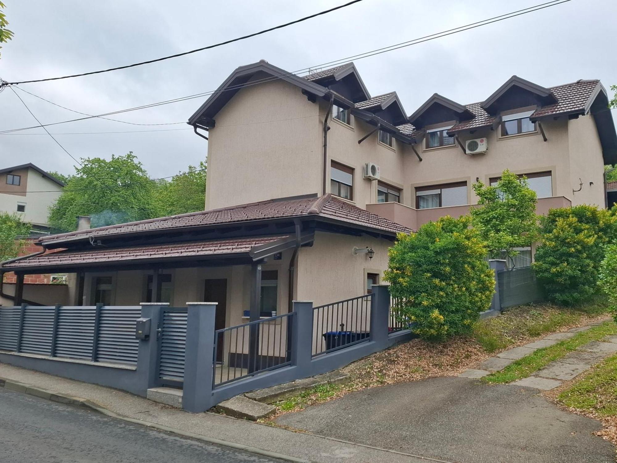 Apartman Folka Free Parking 萨格勒布 外观 照片